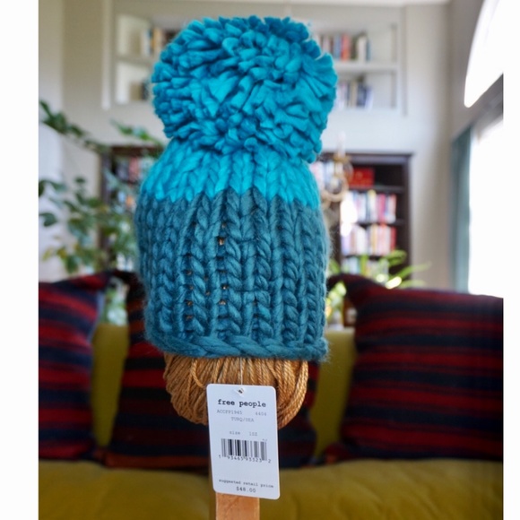 Free People Cozy Up Color Blocked Beanie Hat New - Picture 10 of 12